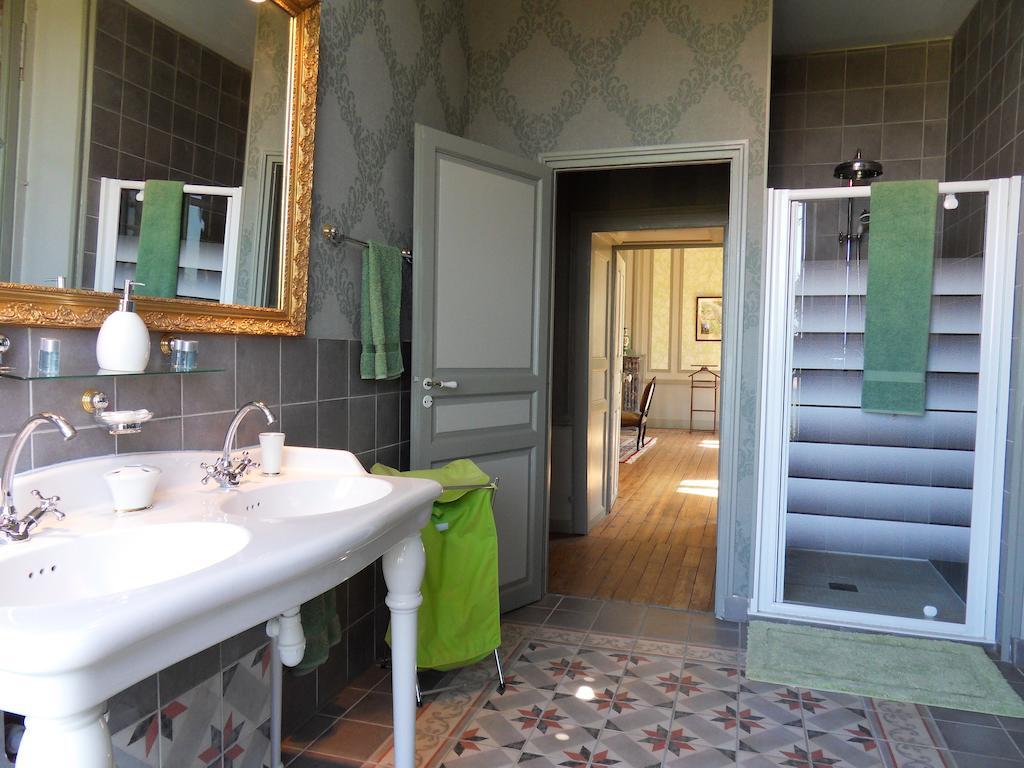 LʼIsle-Jourdain Chateau De Clermont-Saves Bed & Breakfast エクステリア 写真