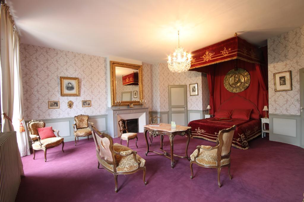 LʼIsle-Jourdain Chateau De Clermont-Saves Bed & Breakfast 部屋 写真