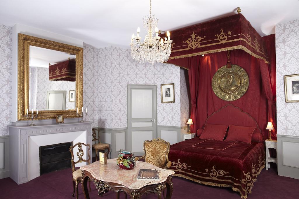 LʼIsle-Jourdain Chateau De Clermont-Saves Bed & Breakfast 部屋 写真